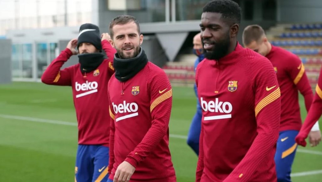 Pjanic và Umtiti đang đứng trước nguy cơ bị thanh lý hợp đồng