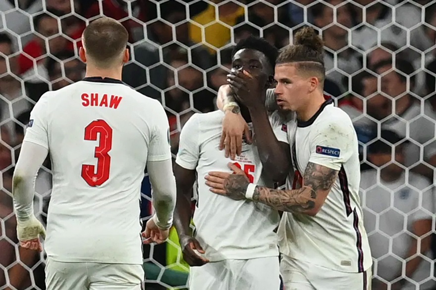 Saka chia sẻ xúc động sau thất bại của tuyển Anh tại EURO 2021