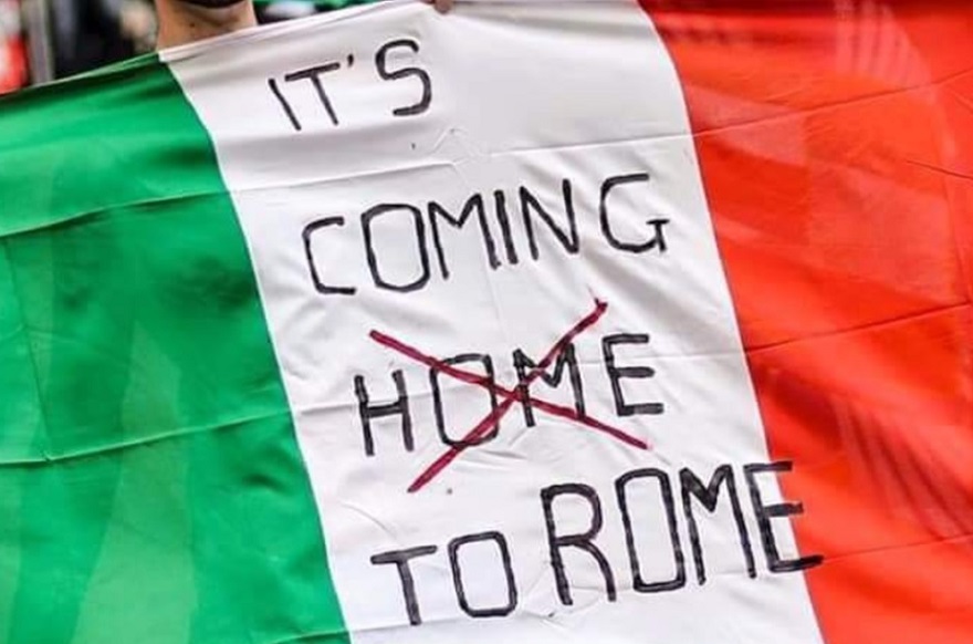Bài hát "Football's Coming Home" đã bị chế lại thành "Football's Coming Rome"