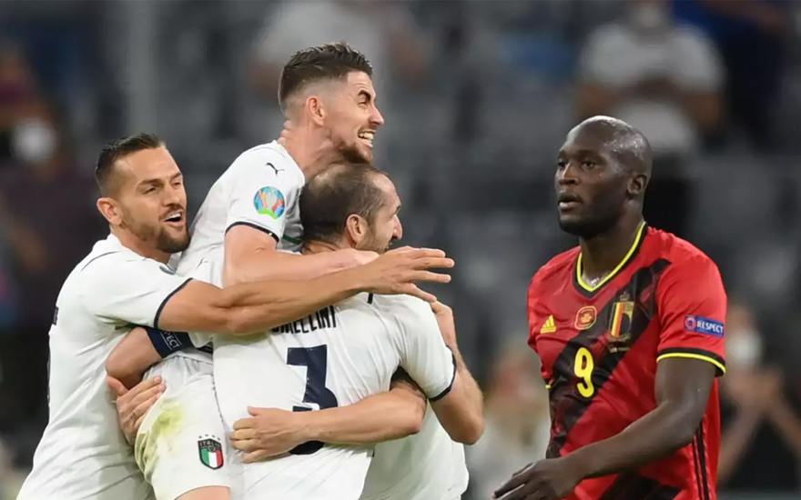 5 điểm nhấn Bỉ vs Italia 1-2: Azzurri phiên bản "cơn lốc thiên thanh" | Hình 17