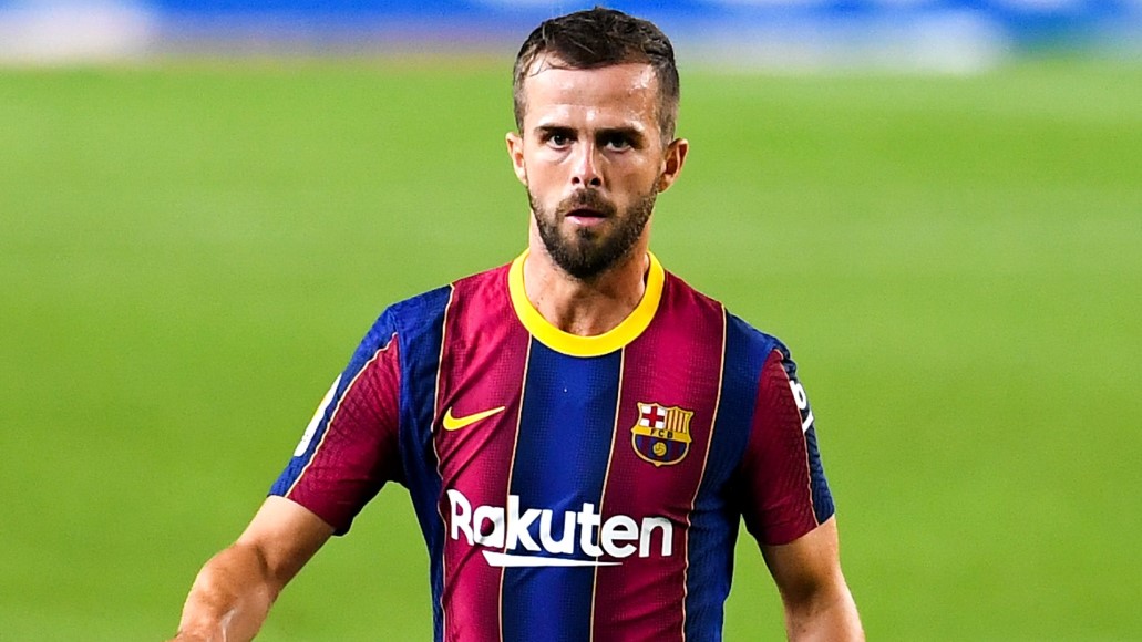 Pjanic đang đối mặt với tương lai mờ mịt tại Barcelona