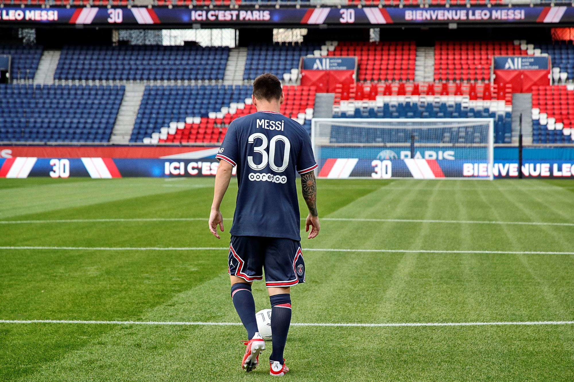 Messi chưa thể ra sân thi đấu cho PSG tại vòng 2 Ligue 