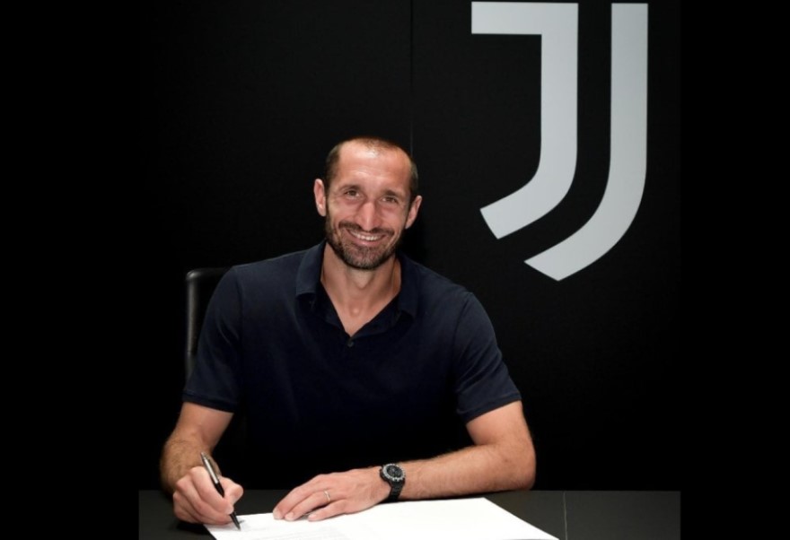 Chiellini đã chính thức gia hạn với Juventus