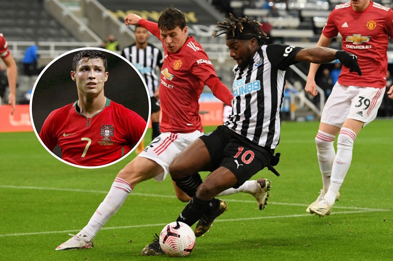 Ronaldo khó ra mắt MU ở trận gặp Newcastle