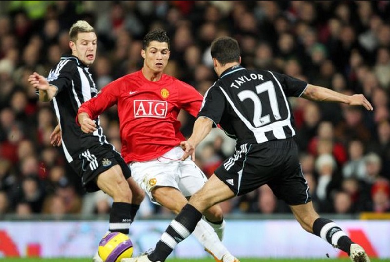 Báo chí Anh Quốc cho rằng Ronaldo khó ra mắt MU ở trận gặp Newcastle