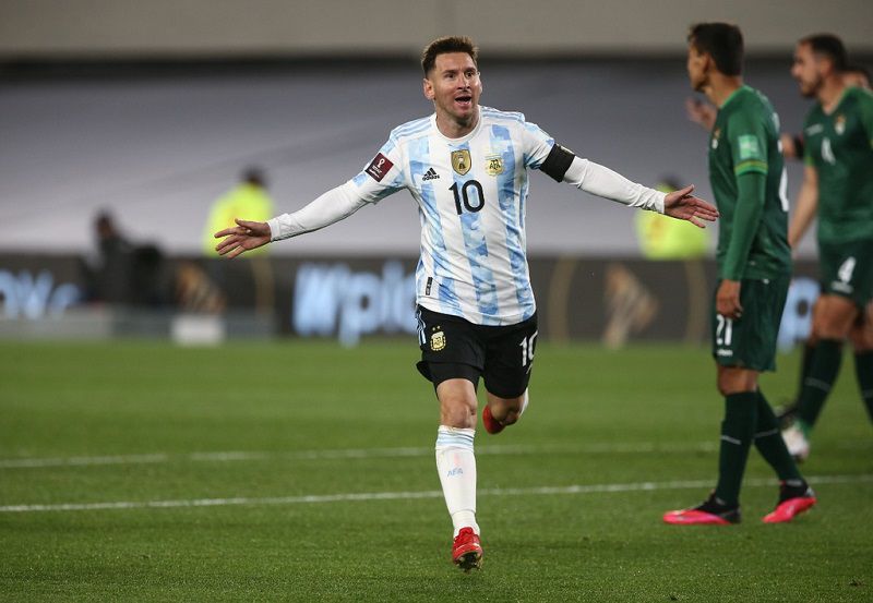 Messi một lần nữa vượt qua kỷ lục của vua bóng đá Pele