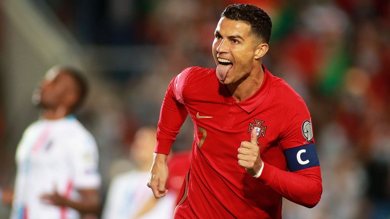 Cán mốc 801 bàn thắng, Cristiano Ronaldo khiến cả thế giới ngưỡng mộ