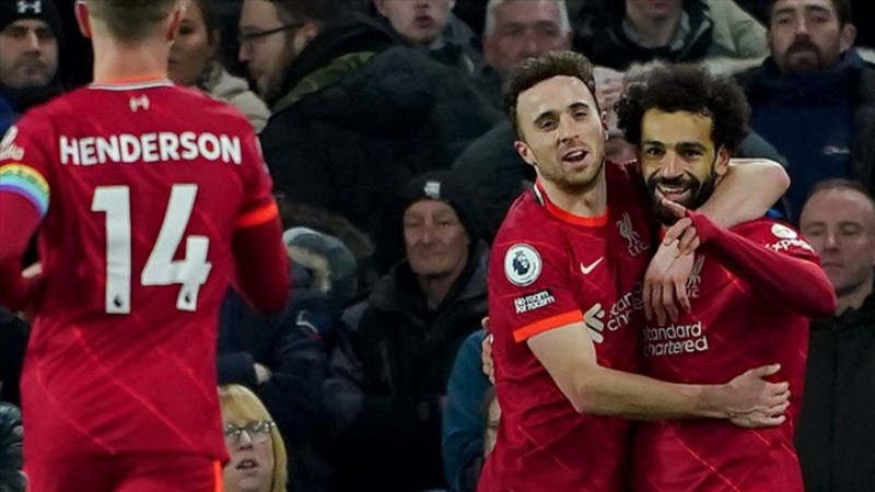 Salah ghi cú đúp trong chiến thắng 4-1 của Liverpool trước Everton