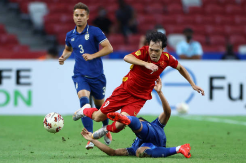 Đội tuyển Việt Nam nhận nhiều quyết định khó hiểu từ trọng tài Al-Adba Saoud Ali 