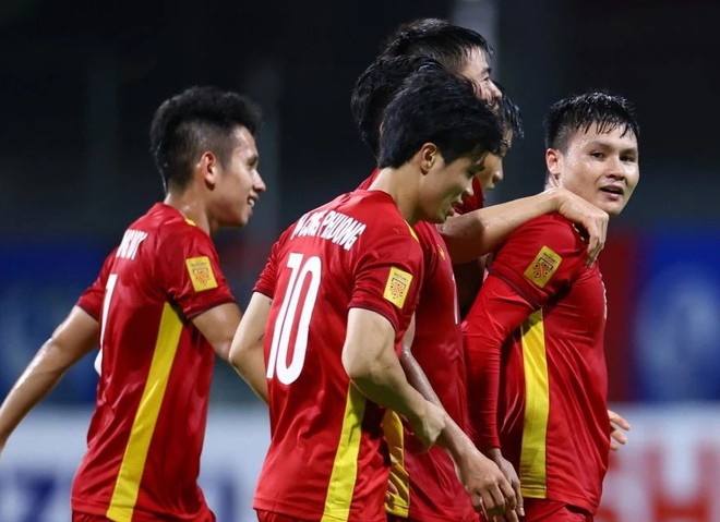 Quang Hải mở tỷ số cho nhà đương kim vô địch AFF Cup