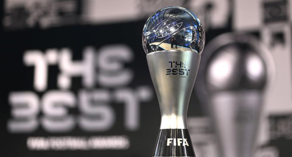 CHÍNH THỨC: Lộ diện top 3 FIFA THE BEST 2021: Cú sốc Ronaldo!
