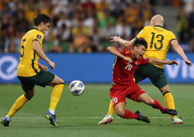 Đội tuyển Việt Nam chơi kiên cường trước tuyển Úc