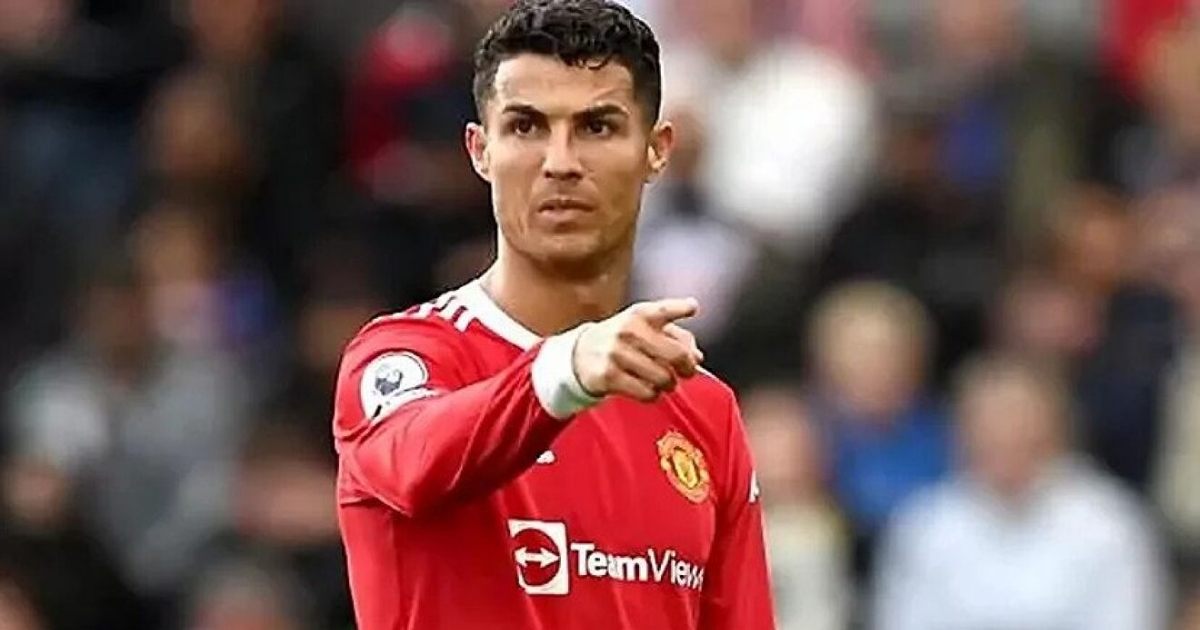 Ronaldo hành động dứt khoát, phòng thay đồ Man Utd nổi loạn