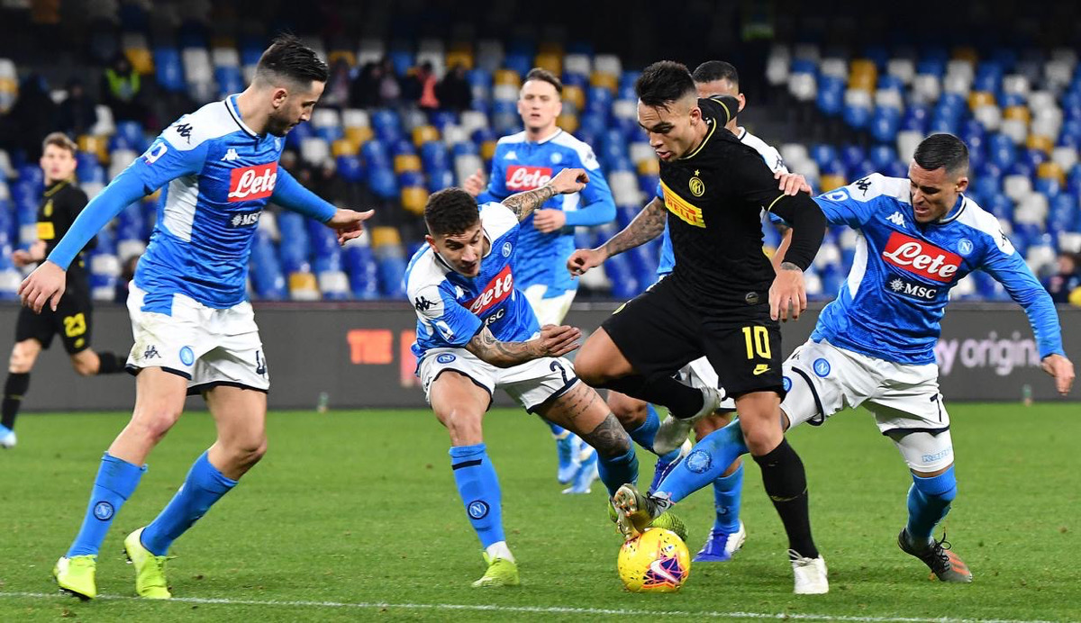 Napoli vs Inter Milan đang cạnh tranh quyết liệt cho ngôi vô địch Serie A 2021/2022