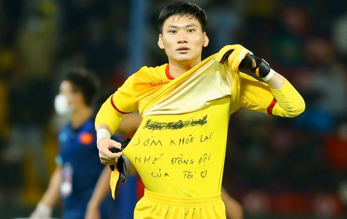 Hình ảnh ý nghĩa của thủ môn U23 Việt Nam Trịnh Xuân Hoàng