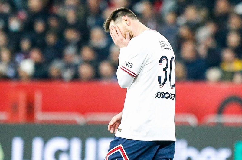 Fan PSG đòi đuổi Messi