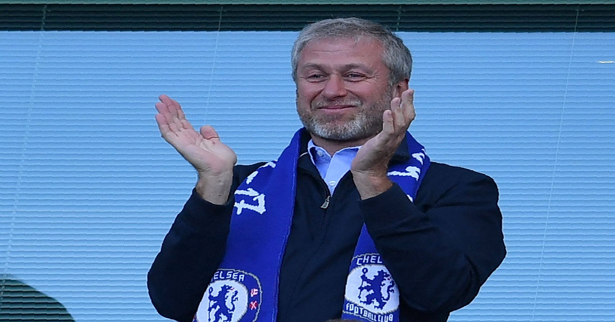 Động thái xúc động của CĐV Chelsea dành cho Roman Abramovich sau lệnh phong tỏa tài sản