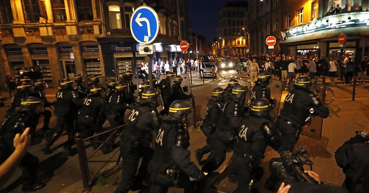 Bạo loạn tại Lille, CĐV Chelsea gặp rắc rối khó đỡ