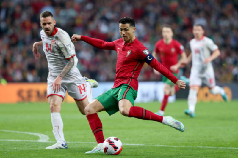 Bắc Macedonia khoá chặt Ronaldo, nhưng họ bỏ sổng Bruno Fernandes