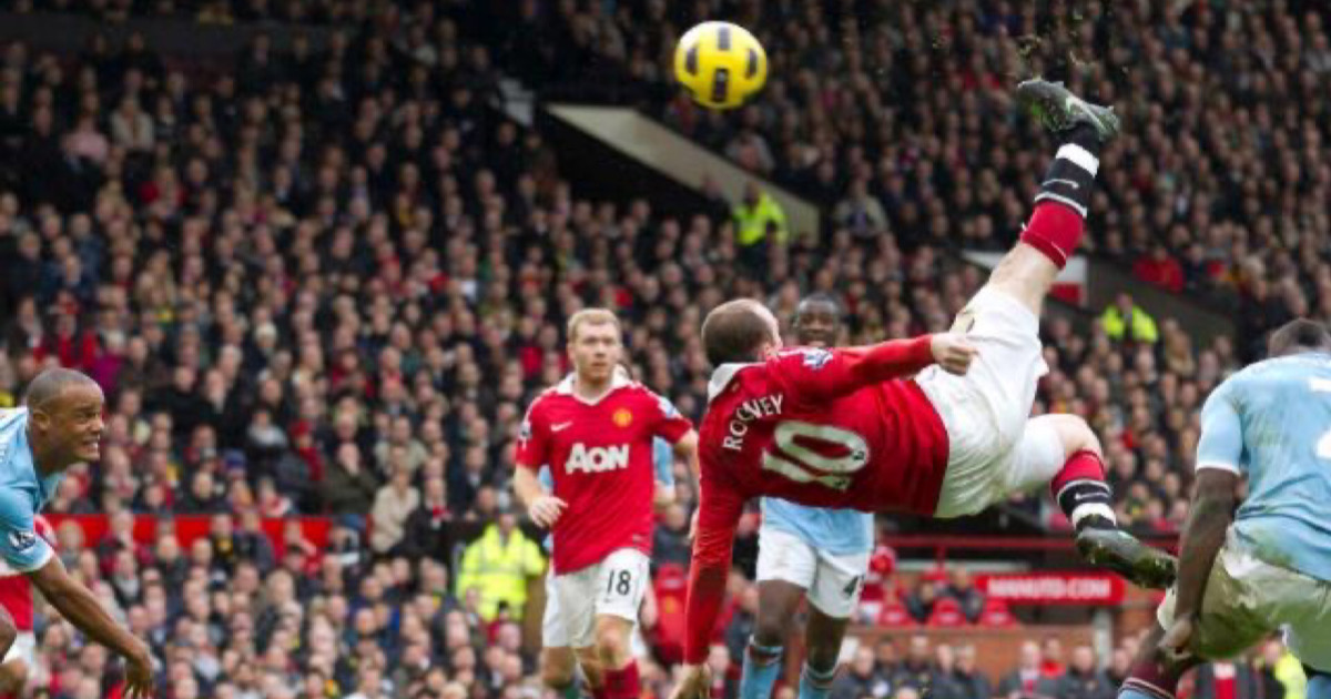 Sao Ngoại hạng Anh tái hiện siêu phẩm thần sầu của Wayne Rooney