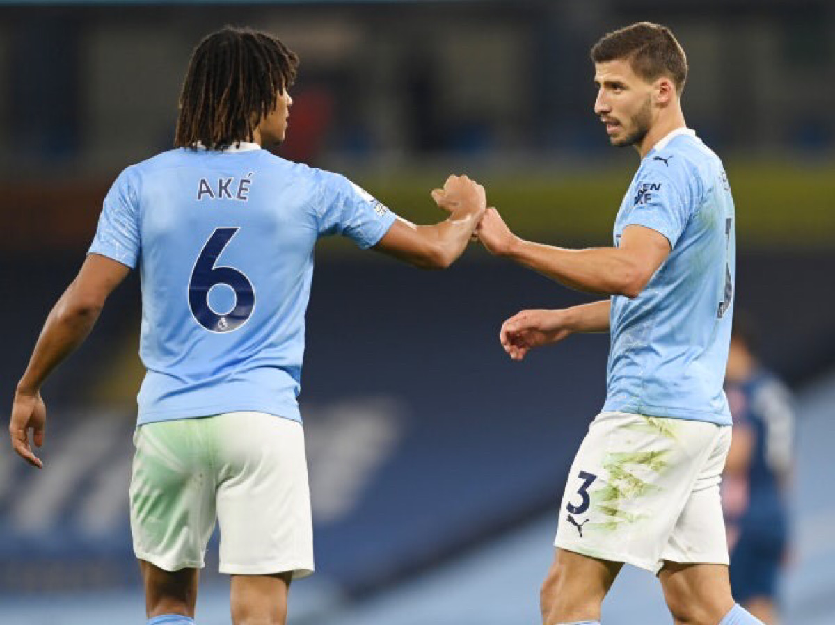 Bộ đôi trung vệ Dias và Ake sẽ vắng mặt ở trận Derby Manchester cuối tuần này