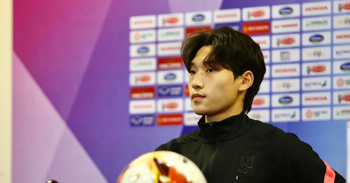 Gương mặt nam thần Hàn Quốc đốn tim phái nữ sắp đối đầu U23 Việt Nam