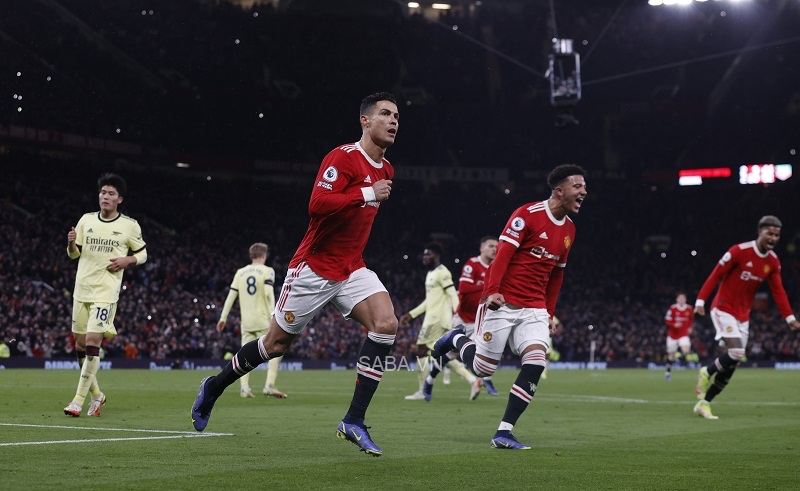 Ronaldo giúp Man Utd đánh bại Arsenal ở lượt đi