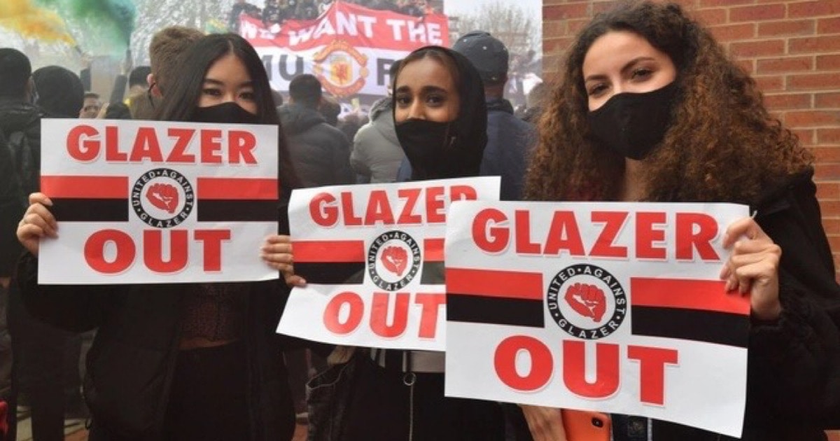 NÓNG: NHM Man Utd làm loạn phản đối nhà Glazer ngay trước trận đấu Norwich