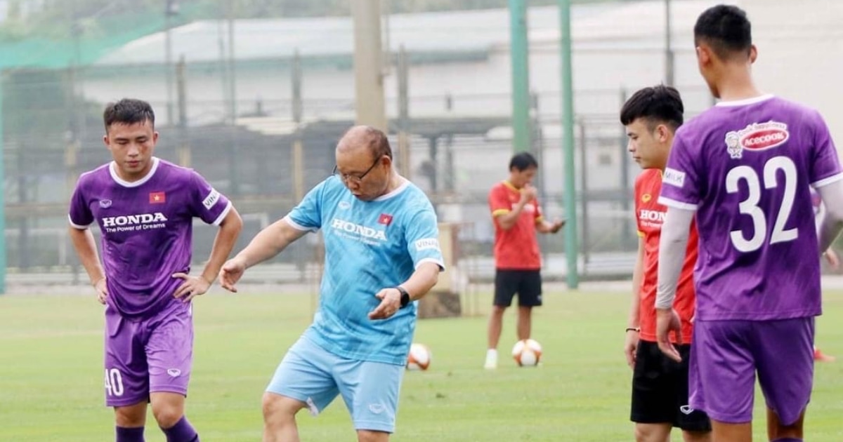 NÓNG: U23 Việt Nam nhận thêm 1 tin sốc, HLV Park Hang-seo đau đầu