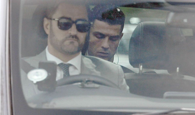 Ronaldo rất buồn sau cú sốc
