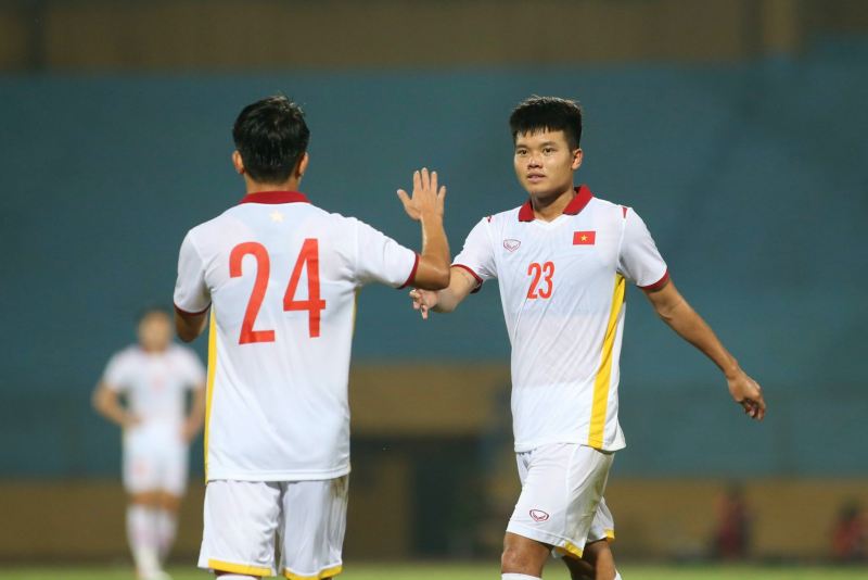 Văn Tùng mở tỷ số cho U23 Việt Nam
