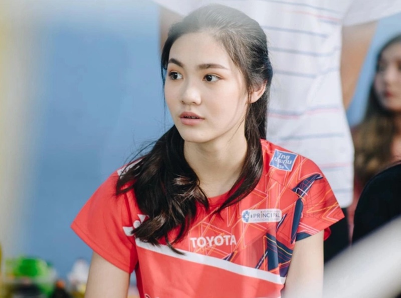 Dù còn trẻ nhưng Pitchamon Opatniput từng giành 3 danh hiệu vô địch giải trẻ quốc tế. Với vẻ đẹp trời cho, Opatniput là cái tên gây chú ý trong thành phần tuyển cầu lông của Thái Lan