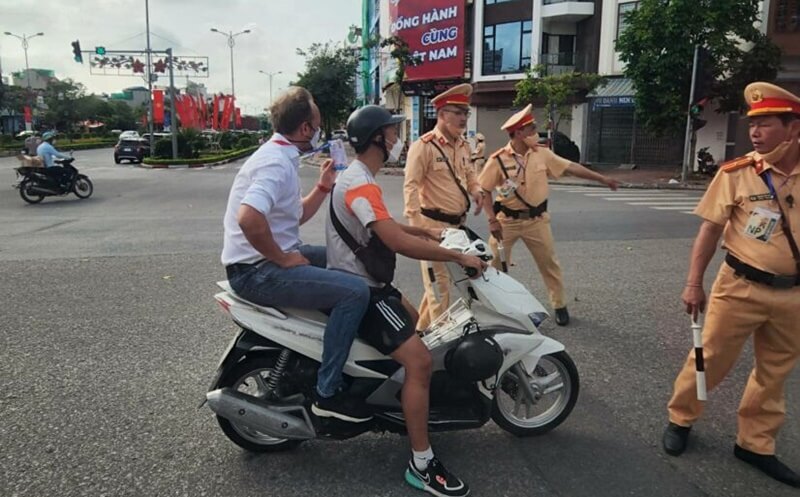 HLV U23 Thái Lan từng bị cảnh sát giao thông bắt