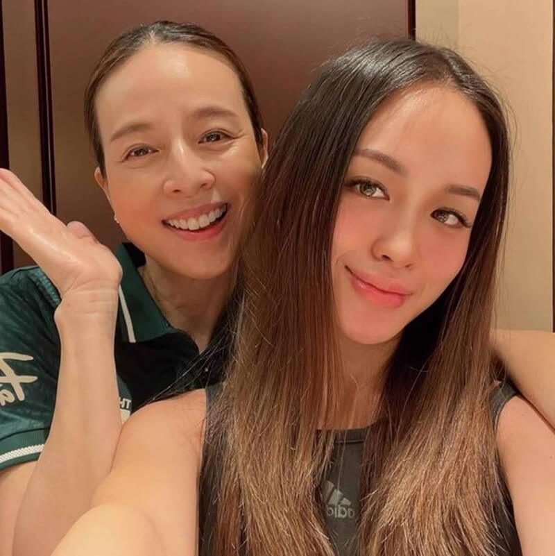 Madam Pang và con gái