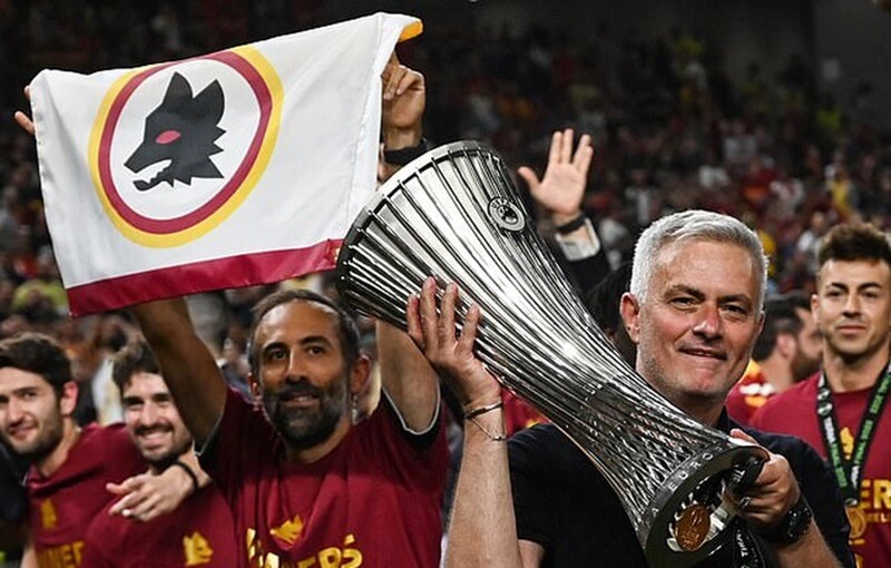 Jose Mourinho giành Europa Conference League