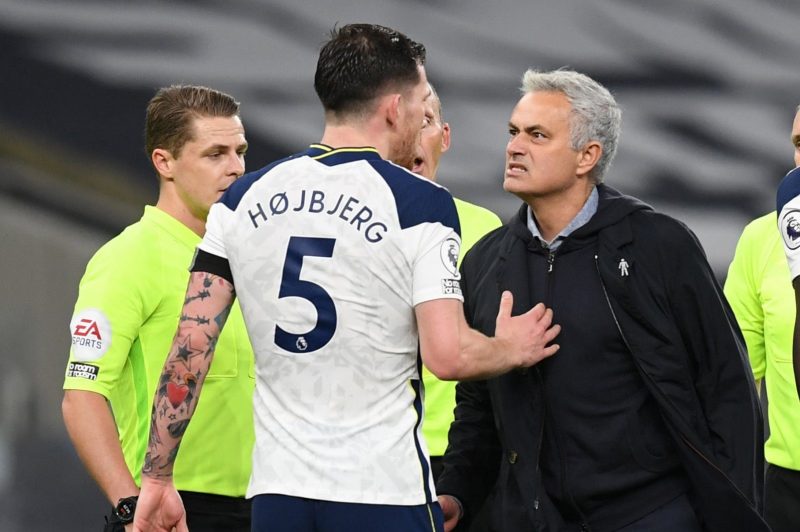 Mourinho rời Tottenham trong tiếc nuối