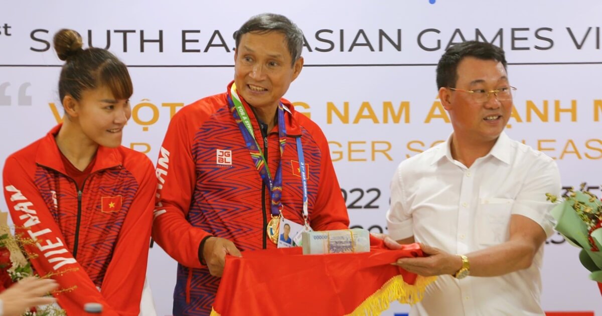 TIN CỰC NÓNG! Đội tuyển nữ Việt Nam nhận 'bao tải tiền' sau chiến tích SEA Games 31