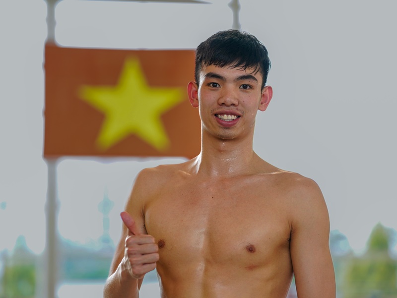 Kình ngư Nguyễn Huy Hoàng sinh năm 2000 là thành viên nổi trội khác. Cậu vừa phá vỡ kỷ lục SEA Games ở nội dung 400 mét nam