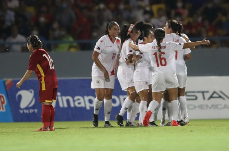 Đội tuyển nữ Philippines có bàn thắng sớm vào lưới tuyển nữ Việt Nam
