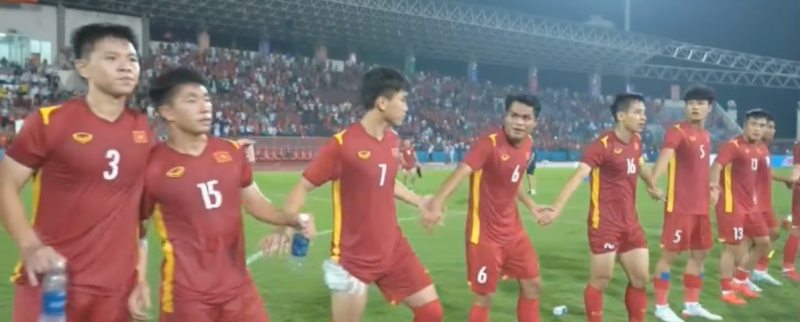 U23 Việt Nam cảm ơn khán giả đã ủng hộ suốt 120 phút căng thẳng