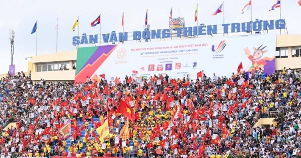 Căng thẳng ẩu đả giữa CĐV Việt Nam và Thái Lan tại Thiên Trường