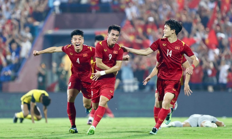 Tiến Linh ghi bàn đánh bại U23 Malaysia