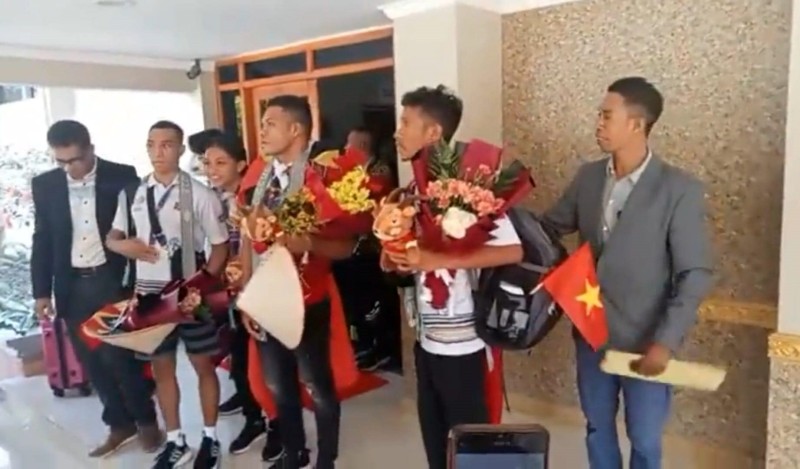Các VĐV Timor Leste vẫn giữ lá cờ và kỷ vật từ Việt Nam