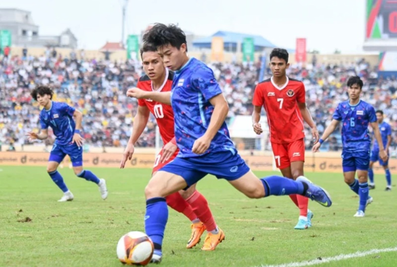 U23 Thái Lan và U23 Indonesia đang cống hiến trận đấu hấp dẫn
