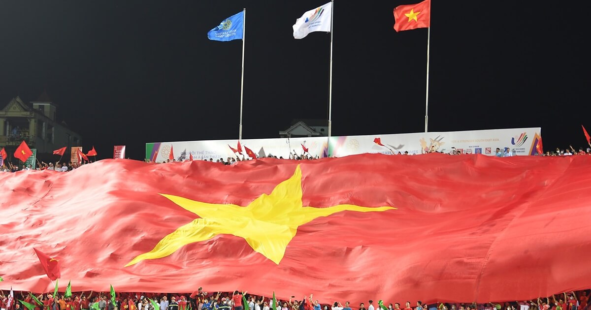 CĐV nhuộm đỏ chảo lửa Việt Trì, tiếp sức giúp U23 Việt Nam thắng lợi