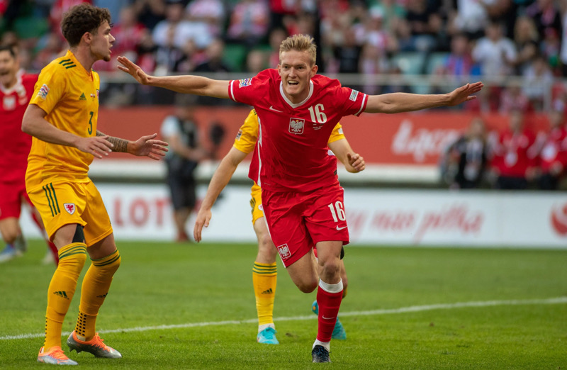 Tinh thần cầu thủ Ba Lan lên cao sau khi giành vé tới World Cup