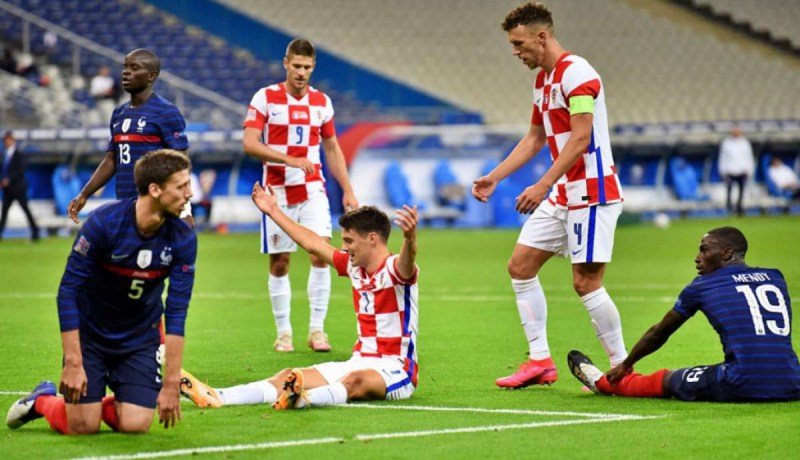 Pháp bất bại trước Croatia