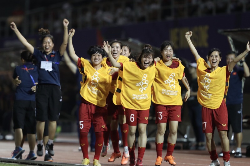 Đội tuyển bóng đá nữ Việt Nam bỏ xa Thái Lan ở BXH FIFA tháng 06/2022