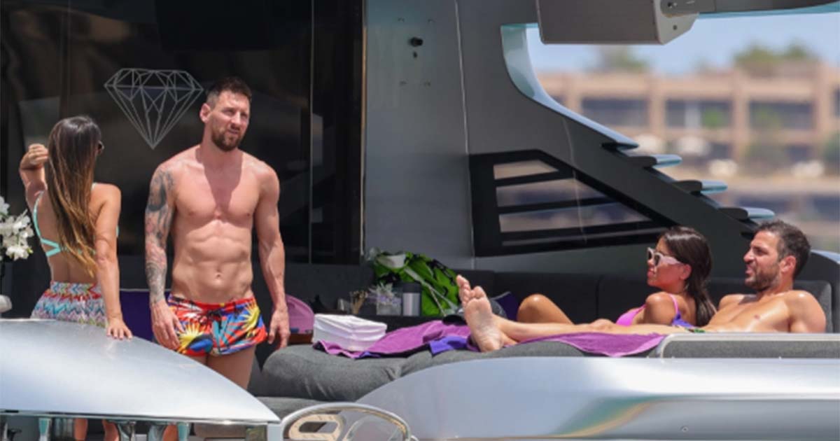 Vợ Messi cực sexy, diện bikini nóng bỏng cùng chồng nghỉ dưỡng ở Ibiza