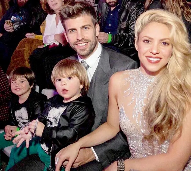 Gia đình hạnh phúc của Pique và Shakira trước tin đồn rạn nứt